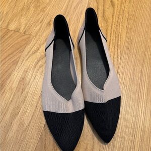 Stylish Black and Cream Women's Flats Size 8.5 W
